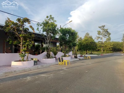 Bán lô góc 2 MT đường nhựa ngay trung tâm hành chính, cách chợ 500m, gần trạm y tế và trường học 2