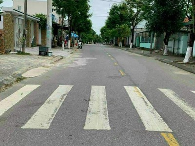 Tôi cần bán đất lô gốc 2 mặt tiền đường ngô xuân thu 1
