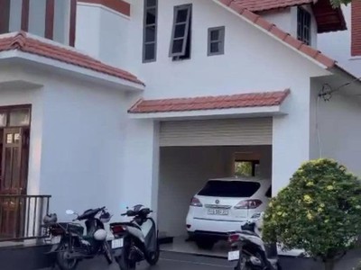 Biệt thự sân vườn-mặt tiền đường lớn full nội thất-tân xuân 2 hóc môn. 3