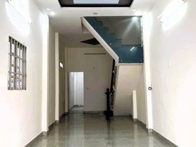 Cho thuê nhà 1t1lst 3pn mặt tiền đường 5 linh xuân 1