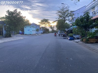 Bán nhà căn góc 2mt lê văn lương, nhà bè. hxh 20m, sát công viên đang cho thuê 20 triệu/ tháng 2