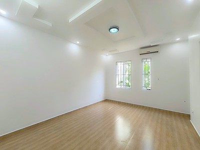 Bán nhà phố ngô gia tự, 41m 4 tầng giá 2.65 tỉ ô.tô tận cổng, gần lê hồng phong 3