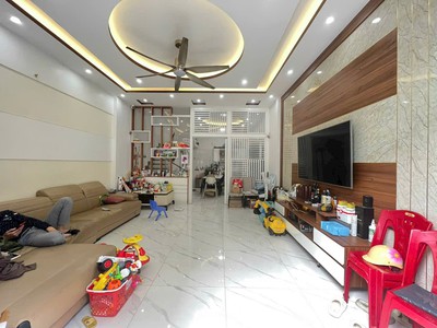 Bán nhà phố lực hành, 52m 3 tầng độc lập lô góc giá 2.48 tỉ cực nông 0