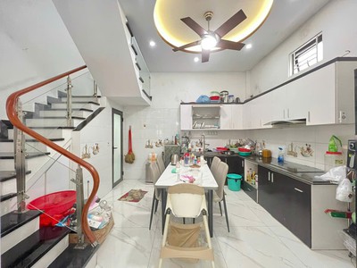 Bán nhà phố lực hành, 52m 3 tầng độc lập lô góc giá 2.48 tỉ cực nông 1