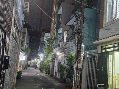 Cần cho thuê nhà nguyên căn 1 trệt 4 lầu hẻm xe tải Đào Duy Anh 2