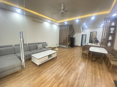 Chính Chủ Cho Thuê Nhà Ngõ Mê Linh Full Đồ Có Sân Cổng Riêng Về Ở Ngay 1