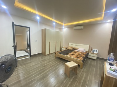 Chính Chủ Cho Thuê Nhà Ngõ Mê Linh Full Đồ Có Sân Cổng Riêng Về Ở Ngay 8