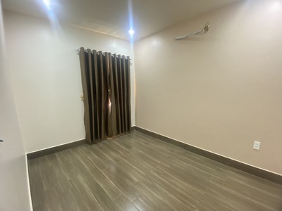 Chính Chủ Cho Thuê Nhà Ngõ Mê Linh Full Đồ Có Sân Cổng Riêng Về Ở Ngay 9