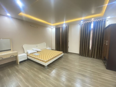 Chính Chủ Cho Thuê Nhà Ngõ Mê Linh Full Đồ Có Sân Cổng Riêng Về Ở Ngay 12