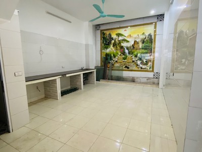 Cho thuê nhà phố Tôn Đức Thắng, Khai Quang, Vĩnh Yên, Vĩnh Phúc. Giá 14 triệu 0