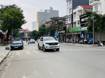 Cho thuê nhà phố Tôn Đức Thắng, Khai Quang, Vĩnh Yên, Vĩnh Phúc. Giá 14 triệu 4