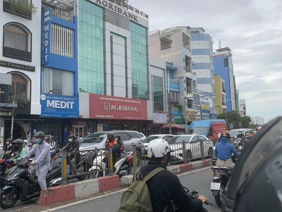4.85 tỷ-sát mặt tiền  nguyễn văn cừ giáp quận 1-4tầng btct, vị trí đỉnh, khu hiếm nhà bán 0