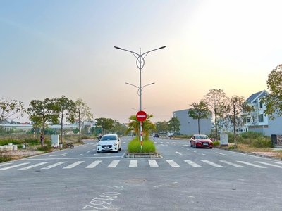 Bán đất lô góc 2 mặt đường KDC Trần Hưng Đạo, TP HD, 113.5m2, góc tây và bắc, đường 27m, cực rẻ 1