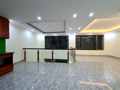 Bán nhà phố nguyễn khang quận cầu giấy. 50m xây 7 tầng mặt tiền 7m nhỉnh 10 tỷ. cam kết ảnh thật mô 2
