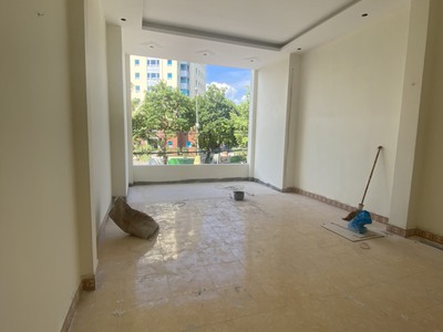Bán nhà 3 tầng đường Mê Linh, Liên Bảo, Vĩnh Yên, Vĩnh Phúc. Giá 12.5 tỷ 3