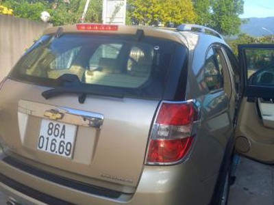 Bán xe Captiva 7 chổ đi gia đình. 10 - 11l /100km. 2