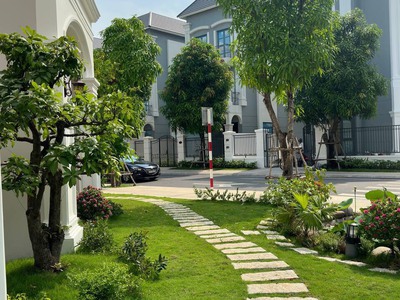 Biệt thự đơn lập 3 mặt tiền - mua trực tiếp cđt - tốt hơn hàng bán lỗ - tốt nhất dự án - manhattan 1