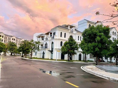 Biệt thự đơn lập 3 mặt tiền - mua trực tiếp cđt - tốt hơn hàng bán lỗ - tốt nhất dự án - manhattan 2