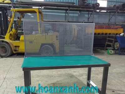 Bàn thao tác , bàn nguội cơ khí , bàn bảng treo dụng cụ mini, Bàn nguội cơ khí VT-B07 9