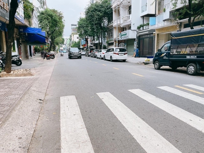 Ngộp bank bán gấp nhà mặt tiền đường quận 10 ngay ngô quyền cách ngã 6 chỉ 200m. 0