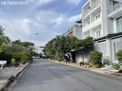 Bán nhà phố lê văn lương nhà bè. dt 7m x 20m, 4 lầu 5pn, tiện ích công viên. giá 31 triệu/ m2 sàn 1