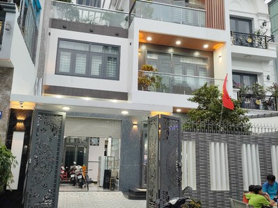 Bán nhà MT Hiệp Thành, Q.12 190m ngang 9m, 4 tầng 7PN, CỰC NGỘP, chỉ 15.x tỷ. 1