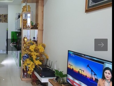 Nhà đẹp ở ngay, sát bên sân bay, chỉ 2.x tỷ. 0