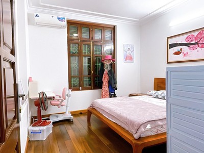 Bàn nhà nguyễn văn cừ, dt 75m, nhà 5 tầng, giá 9 tỷ. 2