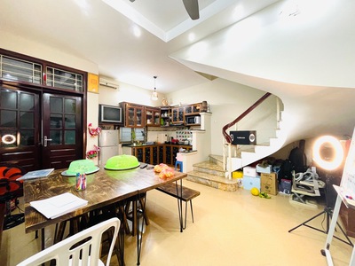Bán nhà phố trần nhật duật, hoàn kiếm, lô góc 3 mặt thoáng, 140m, mặt tiền 9m, 48 tỷ. 0