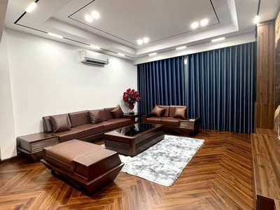 Duy nhất còn 1 em nhà đẹp đón tết,phố nguyễn văn cừ , long biên . ngõ trải apphan rộng 5m  ô tô 3