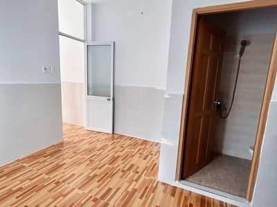 BÁN NHÀ HẺM 8m ô Tô ra ngoài thoải mái 3