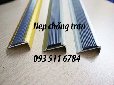 Nẹp cầu thang ngoài trời Nẹp T V kim loại Nẹp nhôm luồn dây điện 0