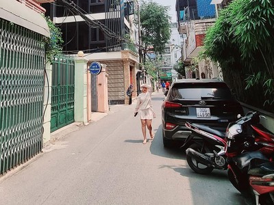 Bán gấp mảnh đất phú diễn, đức diễn lô góc 50m2, mt rộng, ngõ thông kd, ô tô vào đất 0