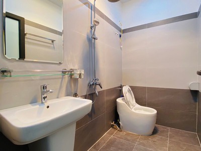 Bán nhà ngõ 229 miếu hai xã, diện tích 50m 3 tầng giá 2.68 tỉ, mới tinh, độc lập 4