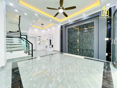 Bán nhà xây mới ngõ 152 chợ hàng, diện tích 40m 3 tầng giá 2.6 tỉ, cực đẹp 2