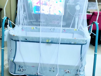 Bán lại nôi autoru và xe tập đi cho bé 1