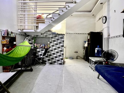 Bán nhà hẻm 748 thoáng, gần sông, diện tích 32m2, giá chỉ từ 2 tỷ 0