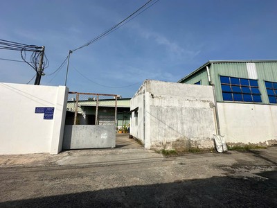 Cho thuê kho xưởng mặt tiền tỉnh lộ 10 dt 1200m2 2