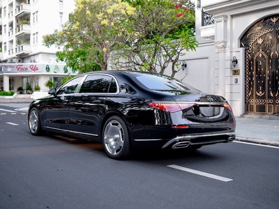 Mercedes-Maybach S450 Model 2023 Odo: 3.333 miles. 4