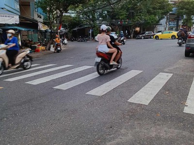 280m2  cho thuê nhà nguyên căn 3 tầng, 9 phòng, trung tâm hải châu, làm kinh doanh, văn phòng vừa 1