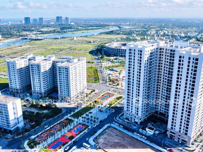 Fpt plaza 1, căn góc, 2pn 69m2, view quảng trường, tầng cao, giá chỉ 1.55 tỷ. 0