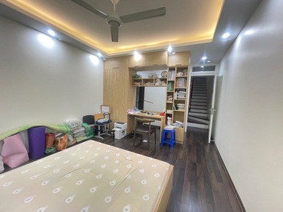 Nhà đẹp long biên, 70m x 5 tầng, thoáng trước sau, gara,thang máy, vỉa hè, ôtô dừng đỗ 4