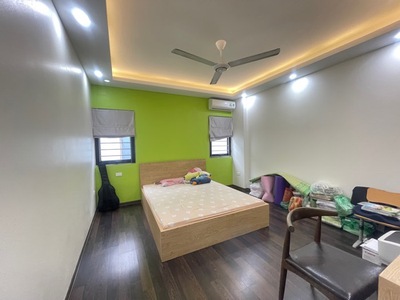 Nhà đẹp long biên, 70m x 5 tầng, thoáng trước sau, gara,thang máy, vỉa hè, ôtô dừng đỗ 3