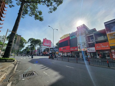 Cần bán gấp mặt tiền 2 căn liền kề đường ba tháng hai, p.10, quận 10 0