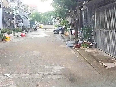 Bán nhà hxh 101m2, gần ngã tư nguyễn ảnh thủ, bùi văn ngữ. quận 12 0