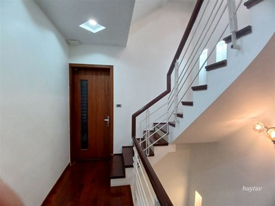 Bán nhà cầu giấy phân lô thoáng trước sau 86m2 mt 5m hơn 16 tỷ kinh doanh gara ô tô 3