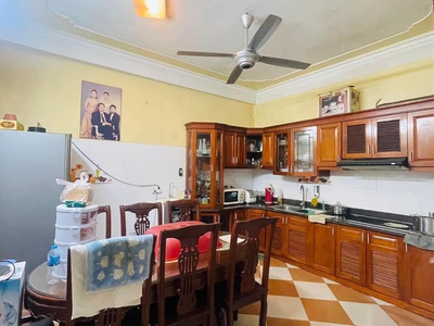 Nhà hoàng quốc việt 70 m2, 5 tầng ,mặt tiền kinh doanh buôn bán đỉnh , giá hơn 7 tỷ . 2