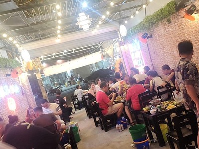 Sang nhượng quán nhậu 42 đống đa - vỉa hè rộng rãi , chổ để xe thoải mái 4