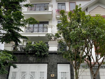 Bán lk   nam thắng, phùng khoang ,n. từ liêm, hn.dt 99m x 5t. mt 5m, hoàn thiện. giá 16tỷ.lh: 0