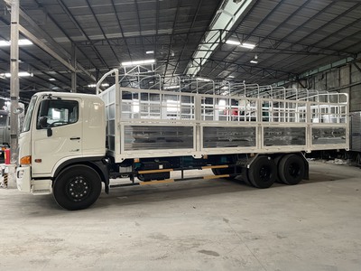 Xe tải Hino 15 tấn được nhiều khách hàng tin tưởng lựa chọn bởi chất lượng vượt trội 1